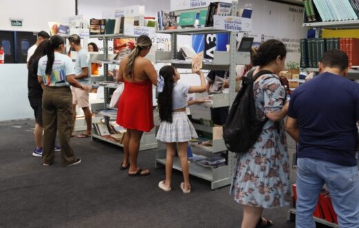 Doações do projeto Acolhendo Histórias integram campanha de livros em Manaus