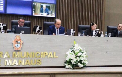 Proteção à infância e ecobarreiras entram na CCJR enquanto duas leis aguardam sanção em Manaus