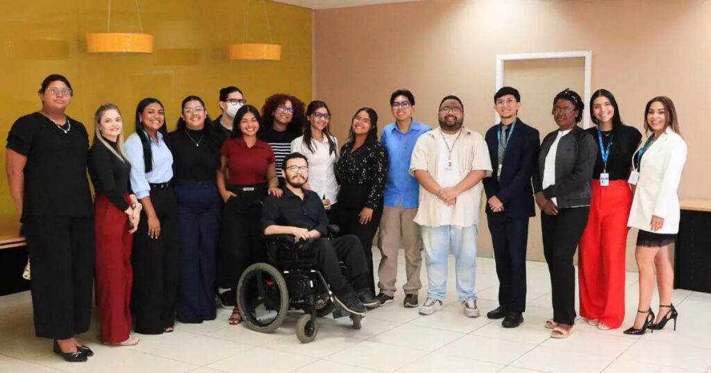 Visita à CMM reúne relatos de estudantes sobre comunicação e formação profissional