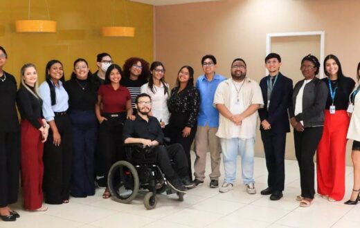 Visita à CMM reúne relatos de estudantes sobre comunicação e formação profissional